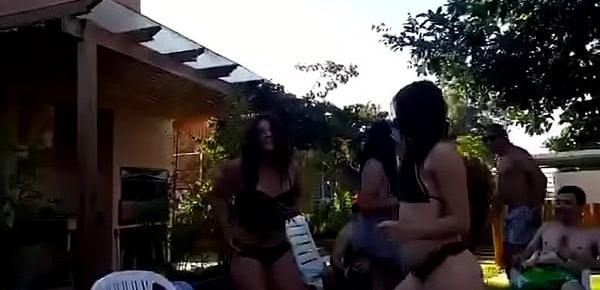  Jovenes argentinos se divierten en fiesta con putas